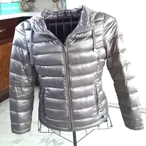 Andrew Marc packable lightweight premium down coat.